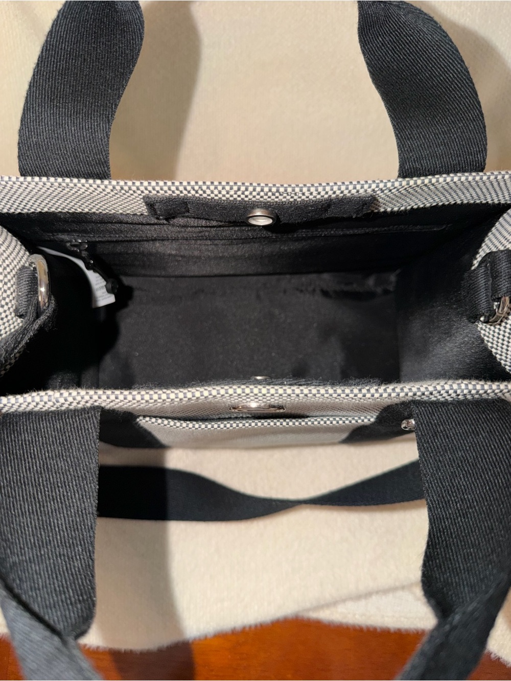 lululemon Two-Toned Mini Canvas Tote 4.5L- Anchor/Light Ivory/Black - Picture 6 of 8